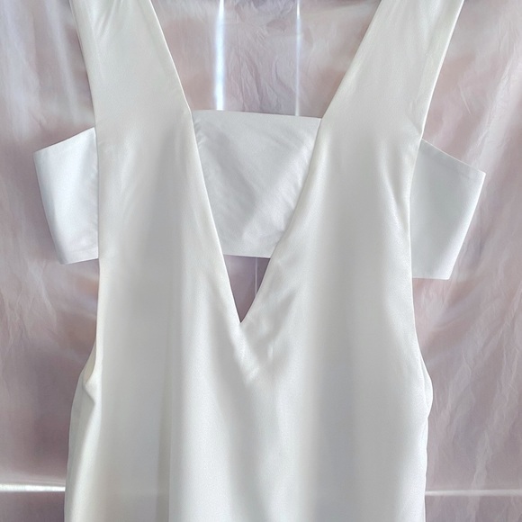 TOBI Dress - Picture 5 of 9